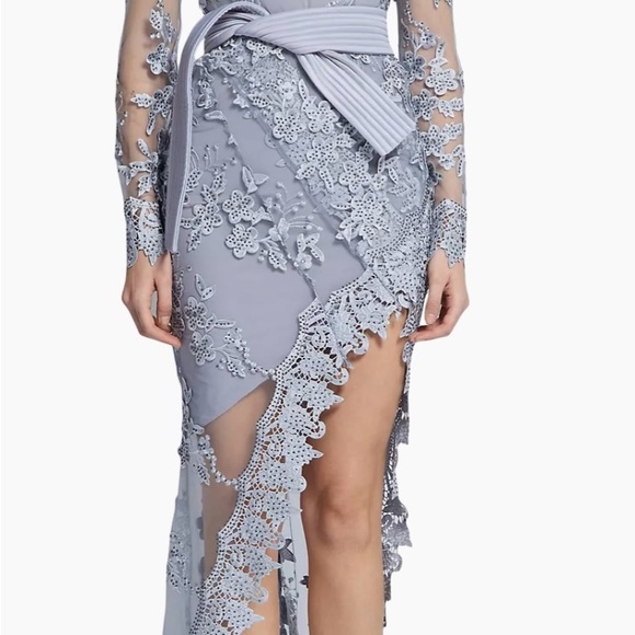 ZHIVAGO SIGNATURE FLORAL LACE POISON GOWN - Picture 2 of 4